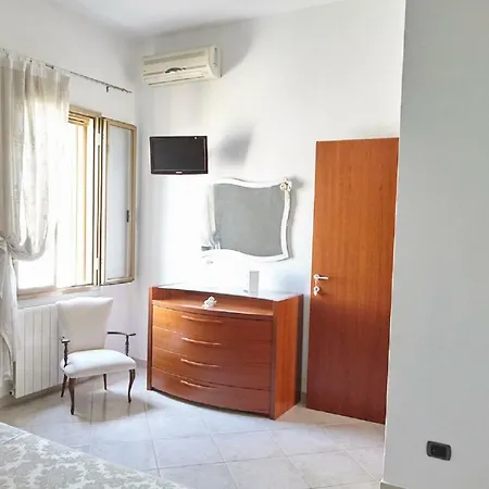 Baciata Dal Sole Apartment *